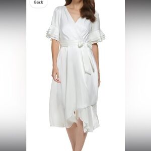 DKNY V-Neck Triple Ruffle Ivory White Wedding Dress with Slit Flowy Textured